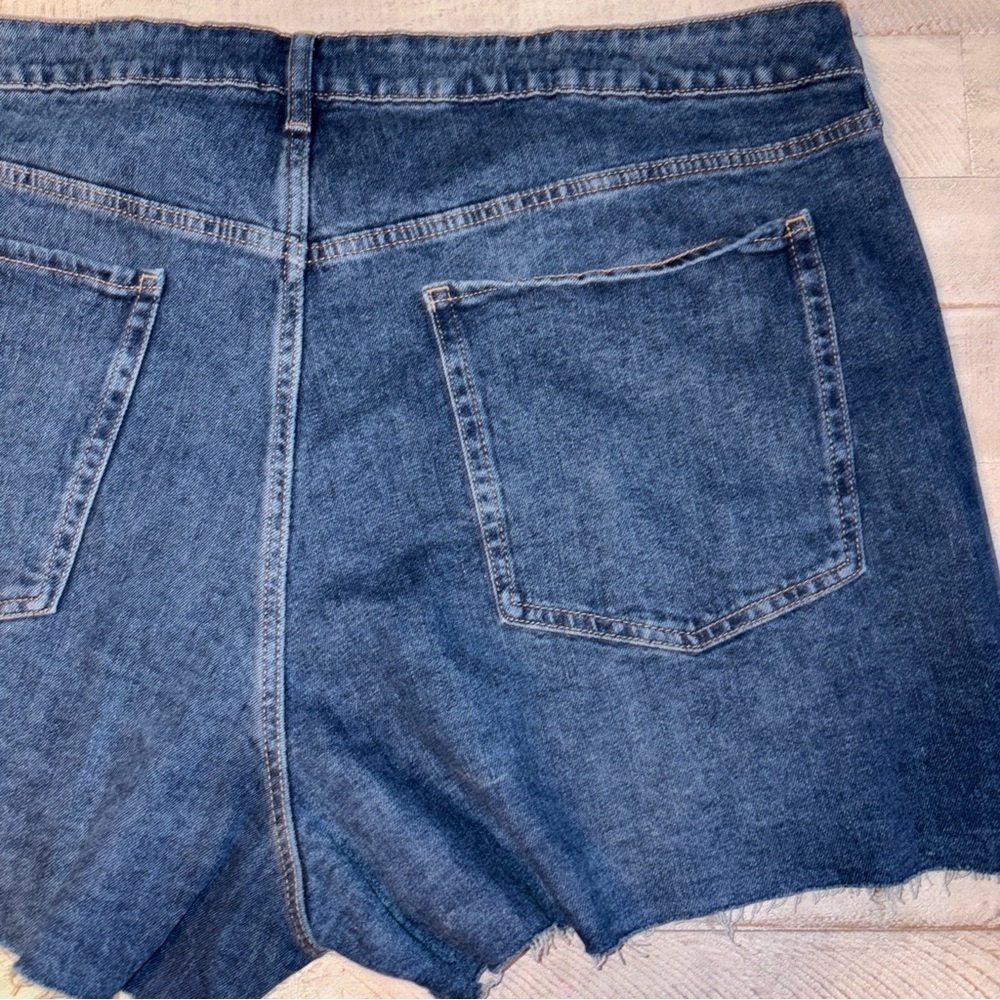 Old Navy high rise Og straight pockets Plus size 28 Denim Shorts American Flag - Picture 7 of 13
